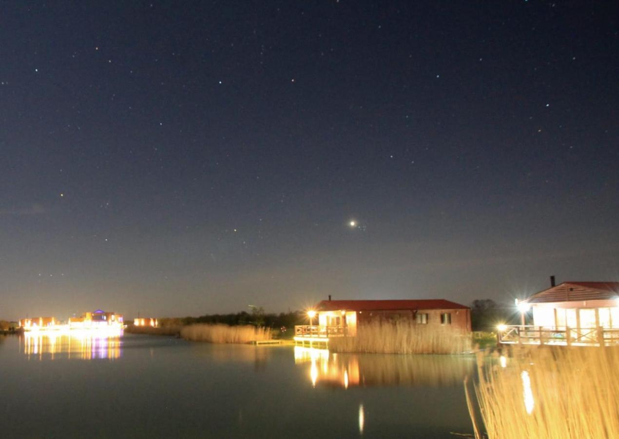 Lakeside Fishing Lodges Бостон Экстерьер фото